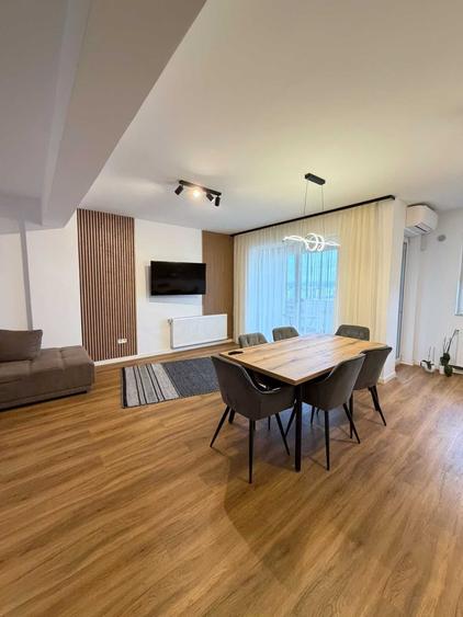 Apartament cu 2 camere decomandat în Central