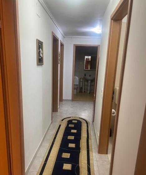 Apartament cu 3 camere decomandat, mobilat în Doamna Ghica