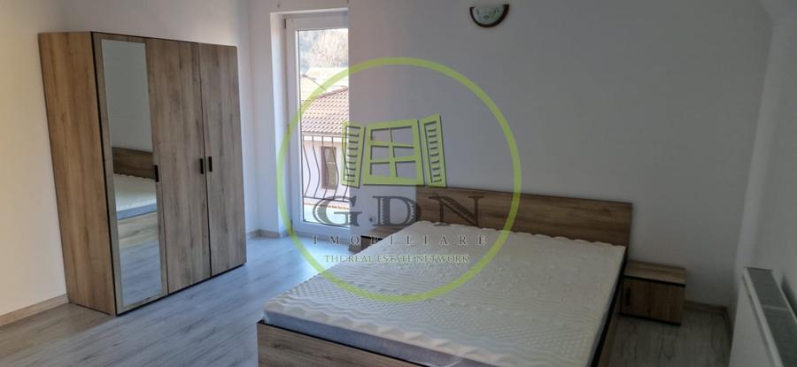 Apartament cu 3 camere decomandat, mobilat în Ștrand