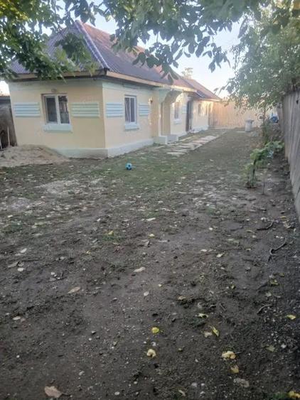 Casă cu 2 camere cu Teren 544 Mp în Central