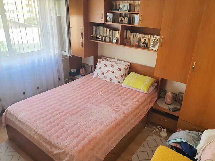 Apartament cu 3 camere decomandat în Ostroveni