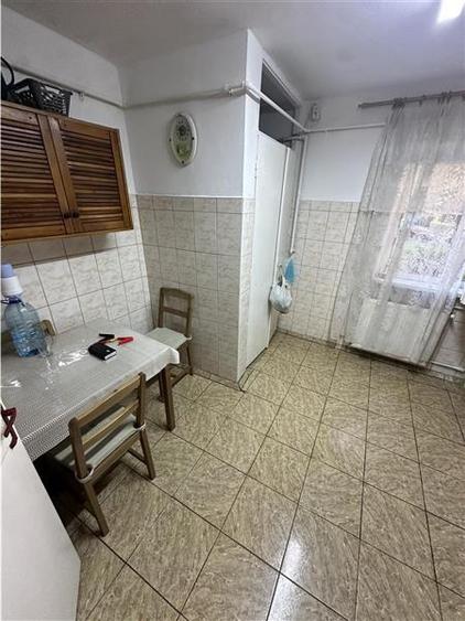 Apartament cu 2 camere semidecomandat, mobilat în Lipovei