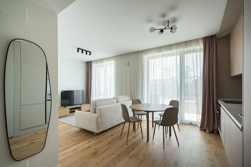 Apartament cu 2 camere semidecomandat, mobilat în Tunari