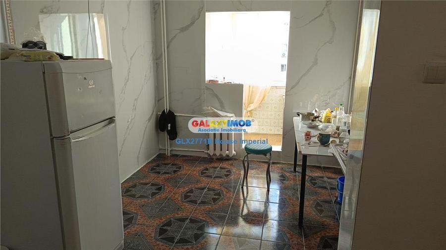 Apartament cu 3 camere decomandat în Basarabia