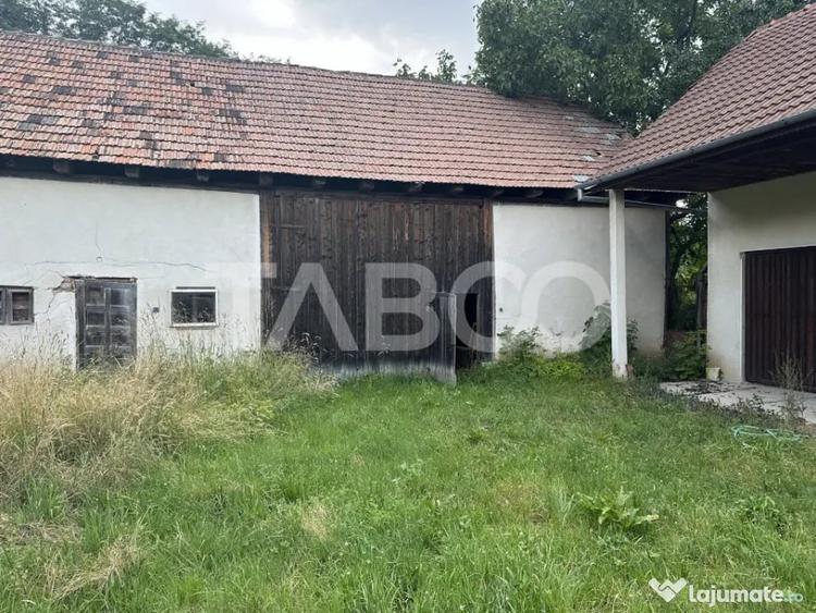Casă cu 3 camere cu Teren 5517 Mp în Șinca