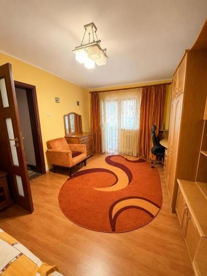Apartament cu 2 camere decomandat în 1 Mai