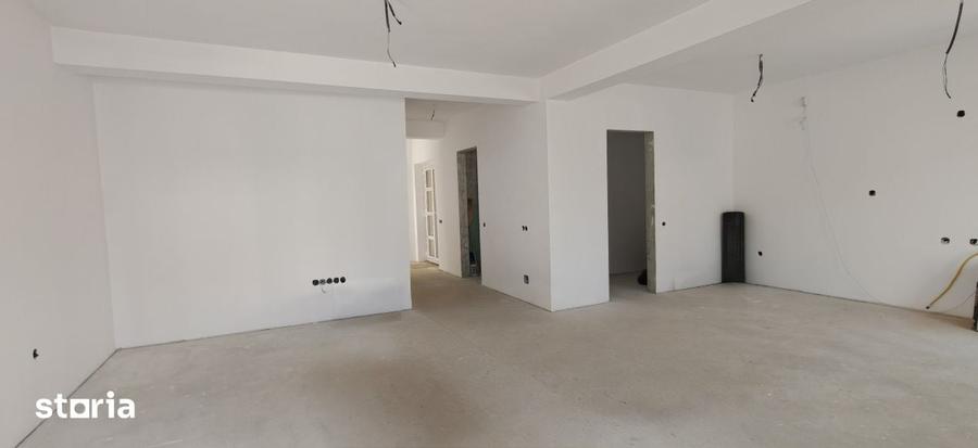 Casă cu 4 camere cu Teren 741 Mp în Apahida