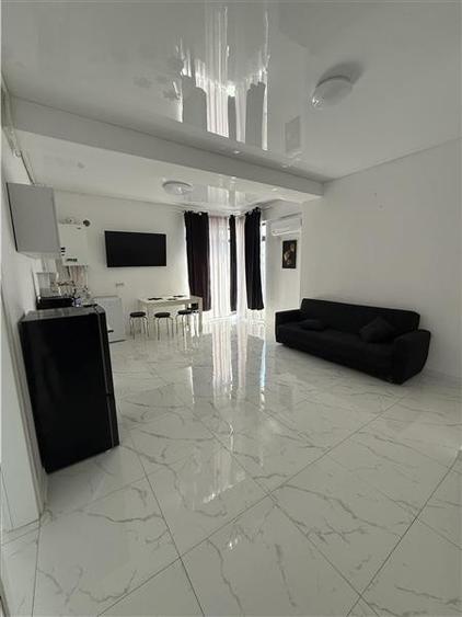 Apartament cu 5 camere decomandat, mobilat în Nord
