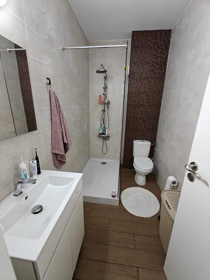 Apartament cu 3 camere decomandat, mobilat în Tomis Nord