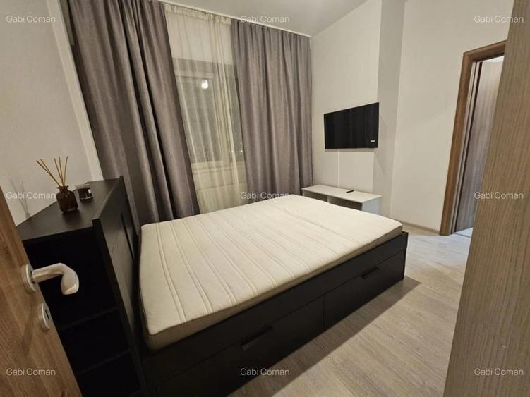 Apartament cu 2 camere semidecomandat, mobilat în Văcăresti