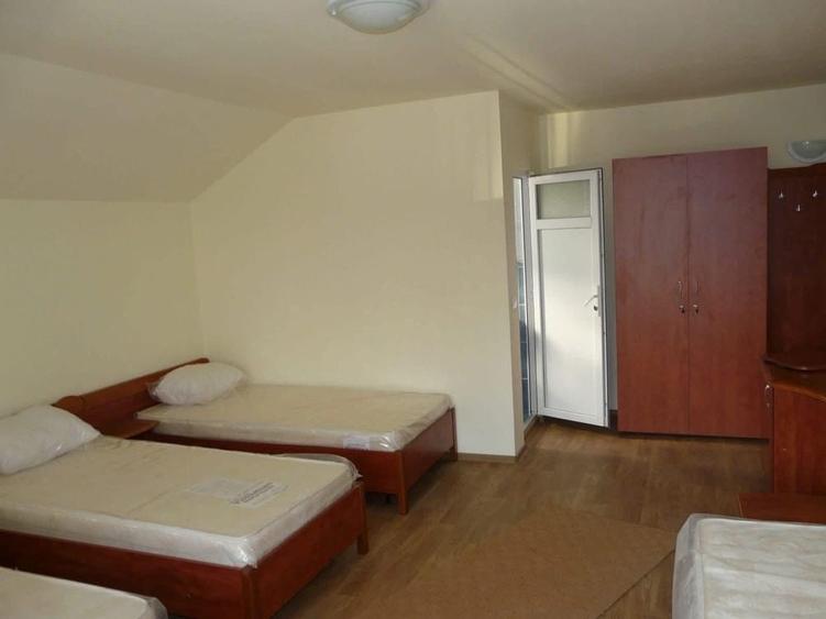 Apartament cu 4 camere în Drumul Carului