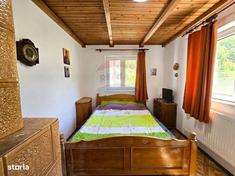 Casă cu 4 camere cu Teren 500 Mp în Moieciu