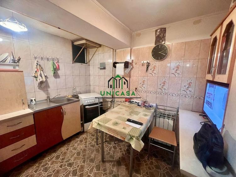Apartament cu 2 camere decomandat în Căzănești (Râmnicu Vâlcea)