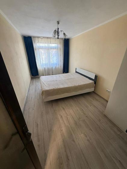 Apartament cu 3 camere decomandat în Rogerius