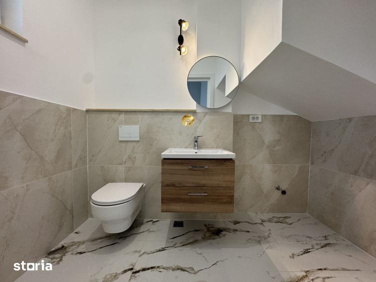 Casă cu 4 camere cu Teren 175 Mp în Odăi