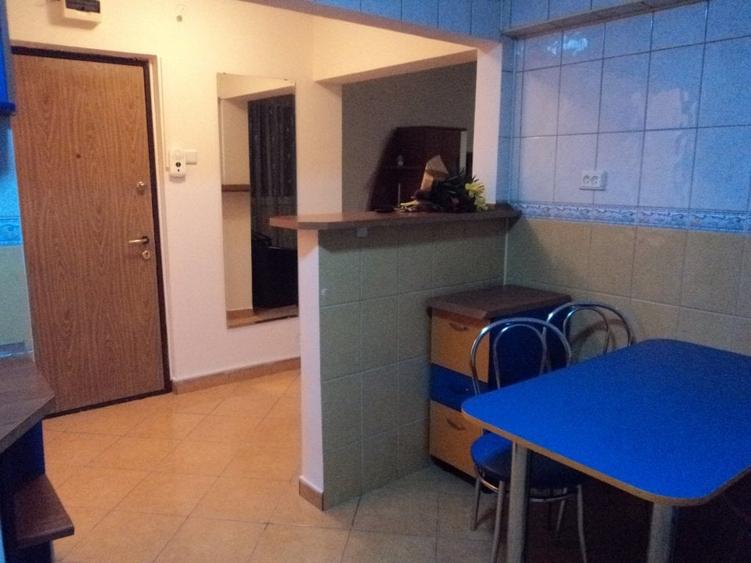 Apartament cu 2 camere semidecomandat, mobilat în Progresul