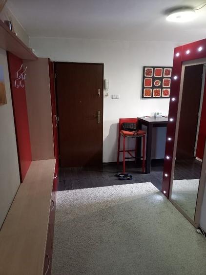 Apartament cu 2 camere decomandat în Aviației