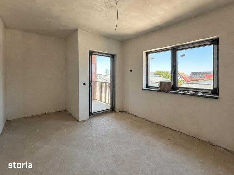 Casă cu 4 camere cu Teren 250 Mp în Tărlungeni
