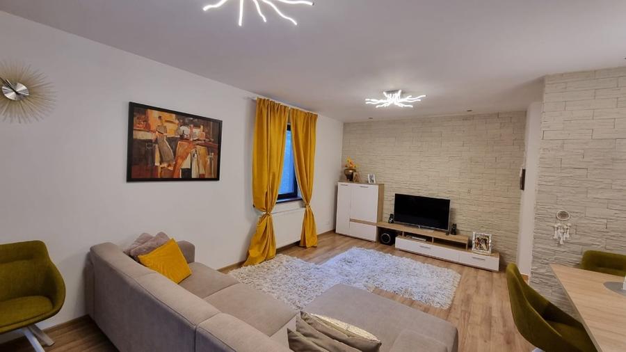Apartament cu 2 camere decomandat în Calea Moroieni
