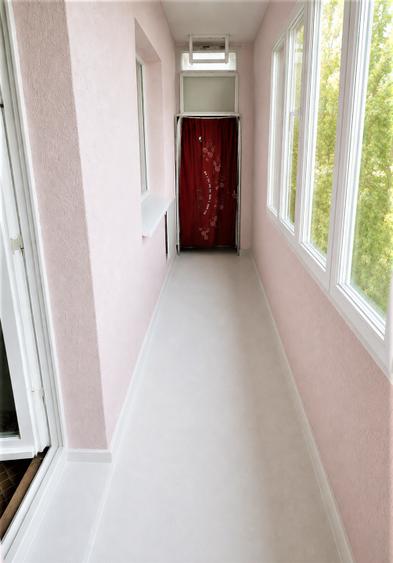 Apartament cu 3 camere semidecomandat în Tei