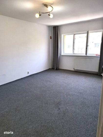 Apartament cu 3 camere decomandat în Unirii Sud