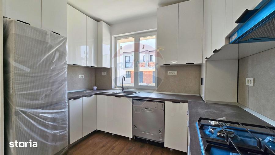 Casă cu 4 camere cu Teren 187 Mp în Tunari
