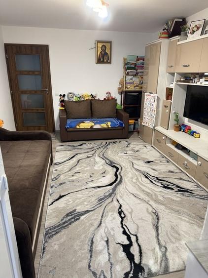 Apartament cu 2 camere decomandat în Nicolina
