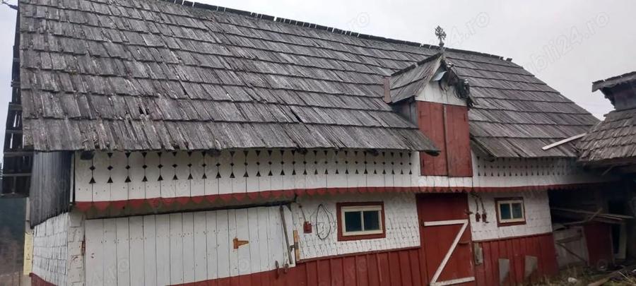Casă cu 3 camere cu Teren 3900 Mp în Poiana Stampei