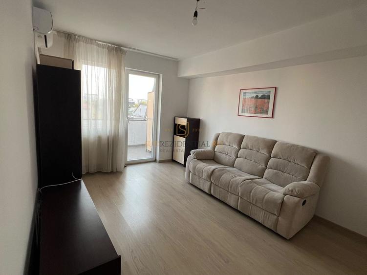 Apartament cu 3 camere decomandat, mobilat în Apărătorii Patriei