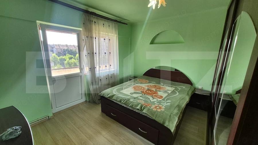 Apartament cu 3 camere decomandat în Carpați 2