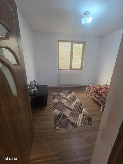 Casă cu 4 camere cu Teren 250 Mp în Șimnicu de Sus