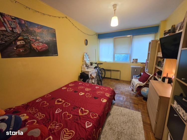 Apartament cu 3 camere semidecomandat în Basarabia