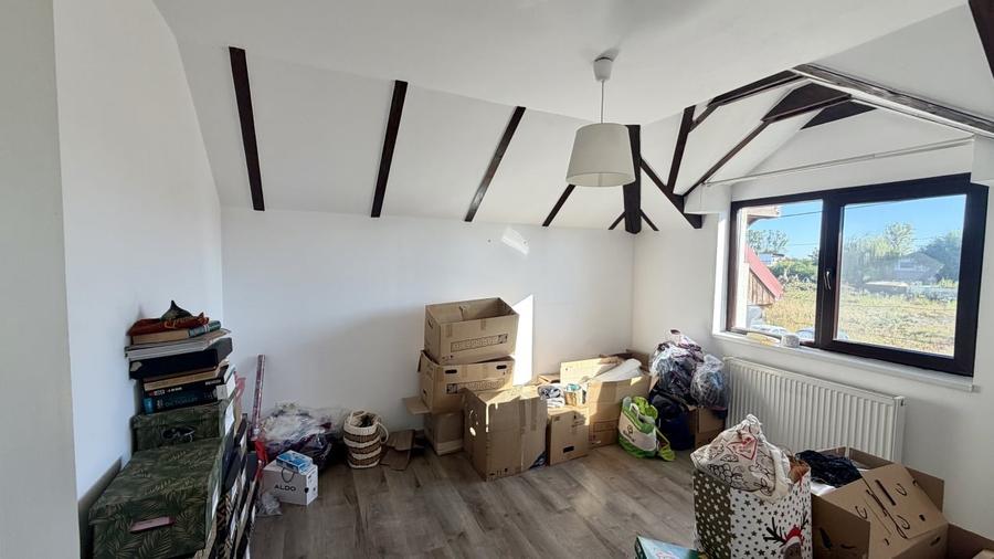 Casă individuală cu 6 camere cu Teren 535 Mp în Tunari