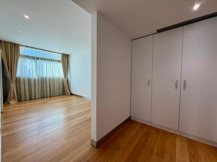 Apartament cu 4 camere decomandat în Kiseleff