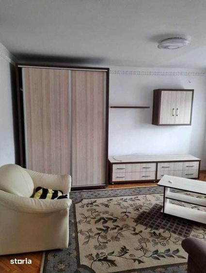 Inchiriez apartament 3 camere - 5