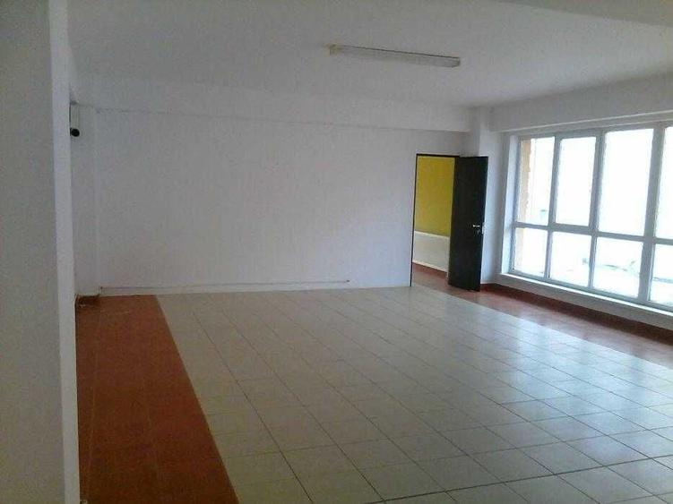 Spațiu comercial, de 92 mp, în Iosia