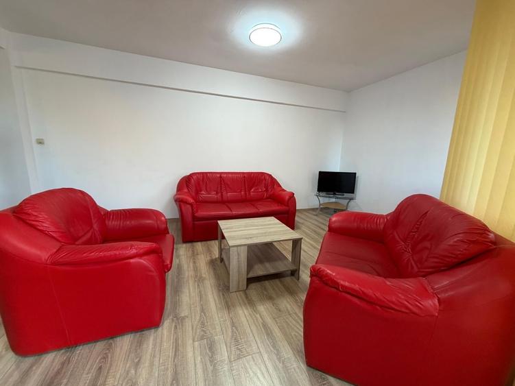 Apartament cu 3 camere decomandat în Zorilor