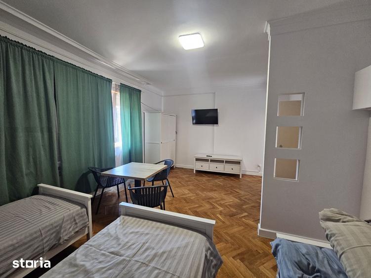 Casă cu 6 camere cu Teren 450 Mp în Central