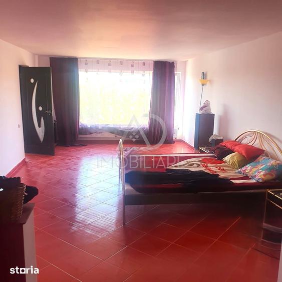 Casă cu 5 camere cu Teren 1786 Mp în Central