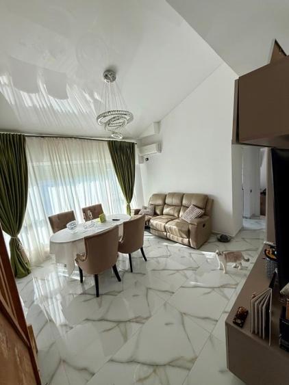 Apartament cu 4 camere decomandat, mobilat în Tomis Nord