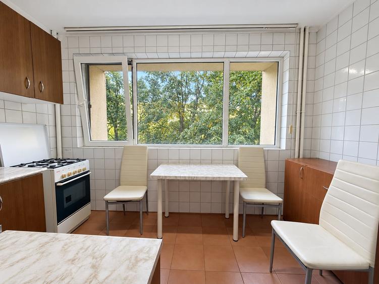 Apartament cu 2 camere semidecomandat, mobilat în Iancului