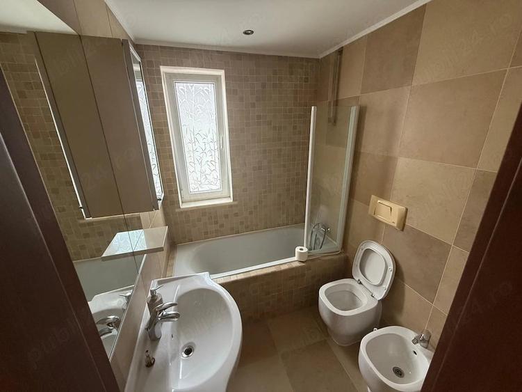 Apartament cu 3 camere decomandat în Dumbrăvița