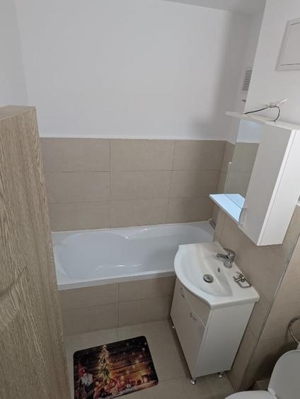 Apartament cu 4 camere decomandat, mobilat în Micălaca