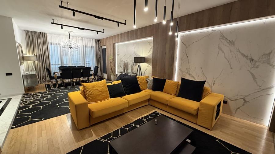 Apartament cu 4 camere semidecomandat în Herăstrău