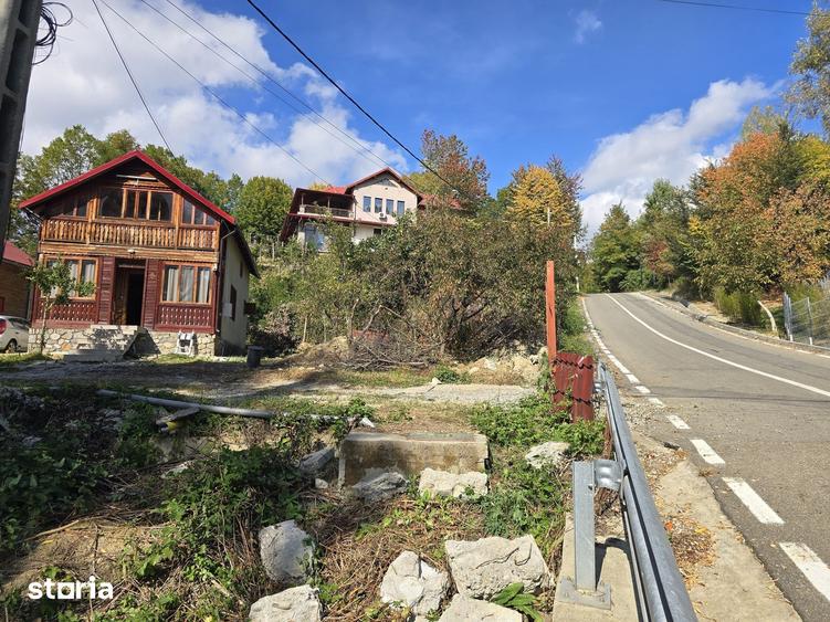 Casă cu 3 camere cu Teren 430 Mp în Cornu