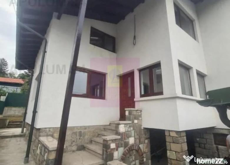Casă cu 7 camere cu Teren 649 Mp în Comarnic