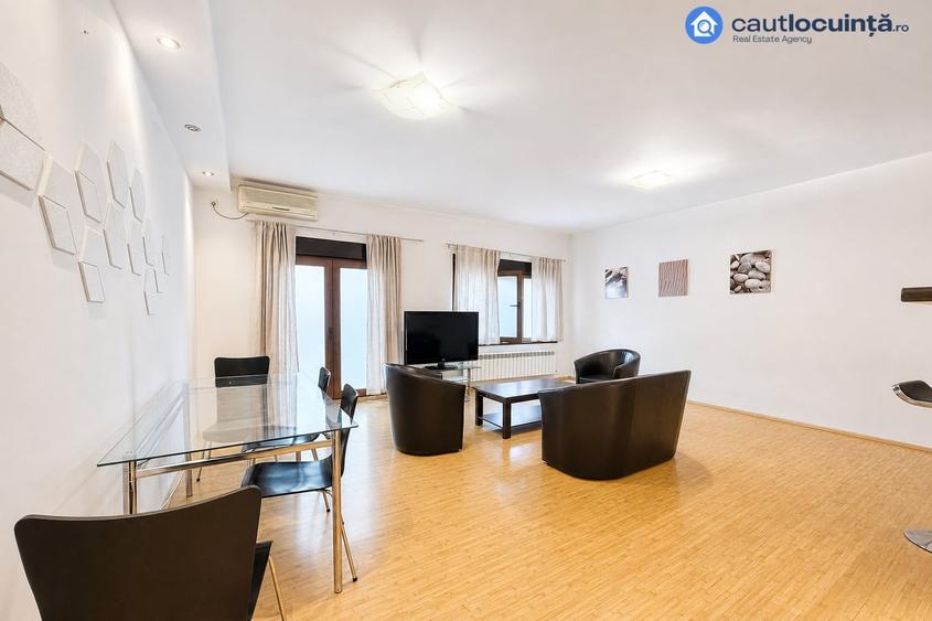 Apartament cu 2 camere semidecomandat, mobilat în Polonă