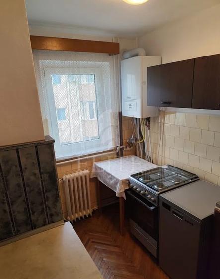 Apartament cu 3 camere semidecomandat, mobilat în Mănăștur