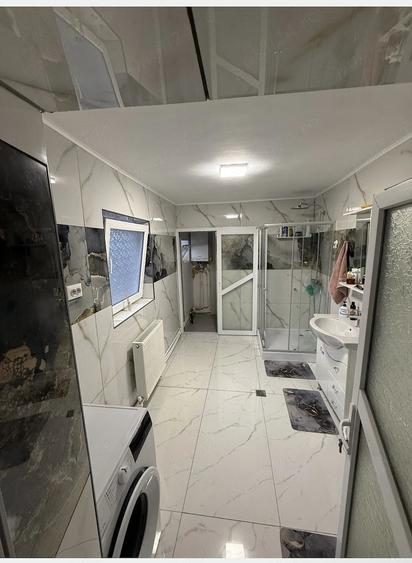 Casă cu 4 camere cu Teren 220 Mp în Central