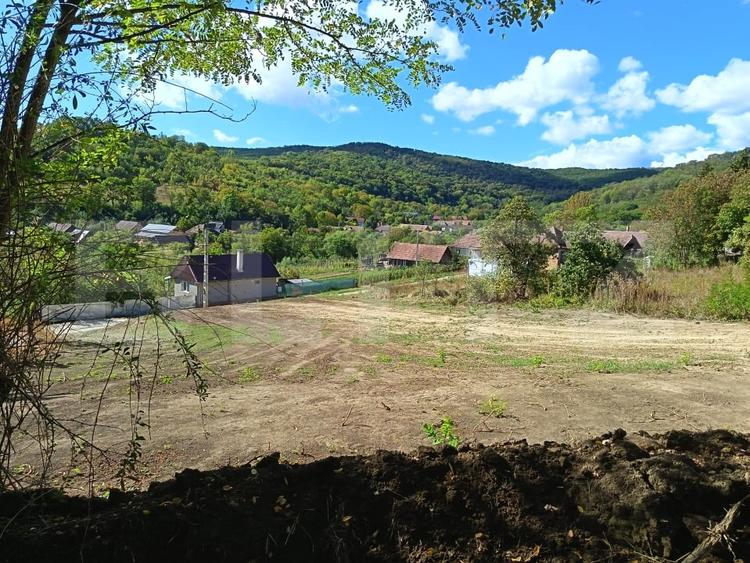 Teren Construcții de 1345 mp, în Stejeriș